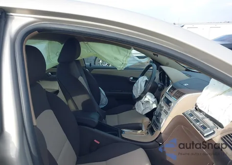 2011 Chevy Malibu z USA, uszkodzony, nr VIN 1G1ZB5E11BF268287